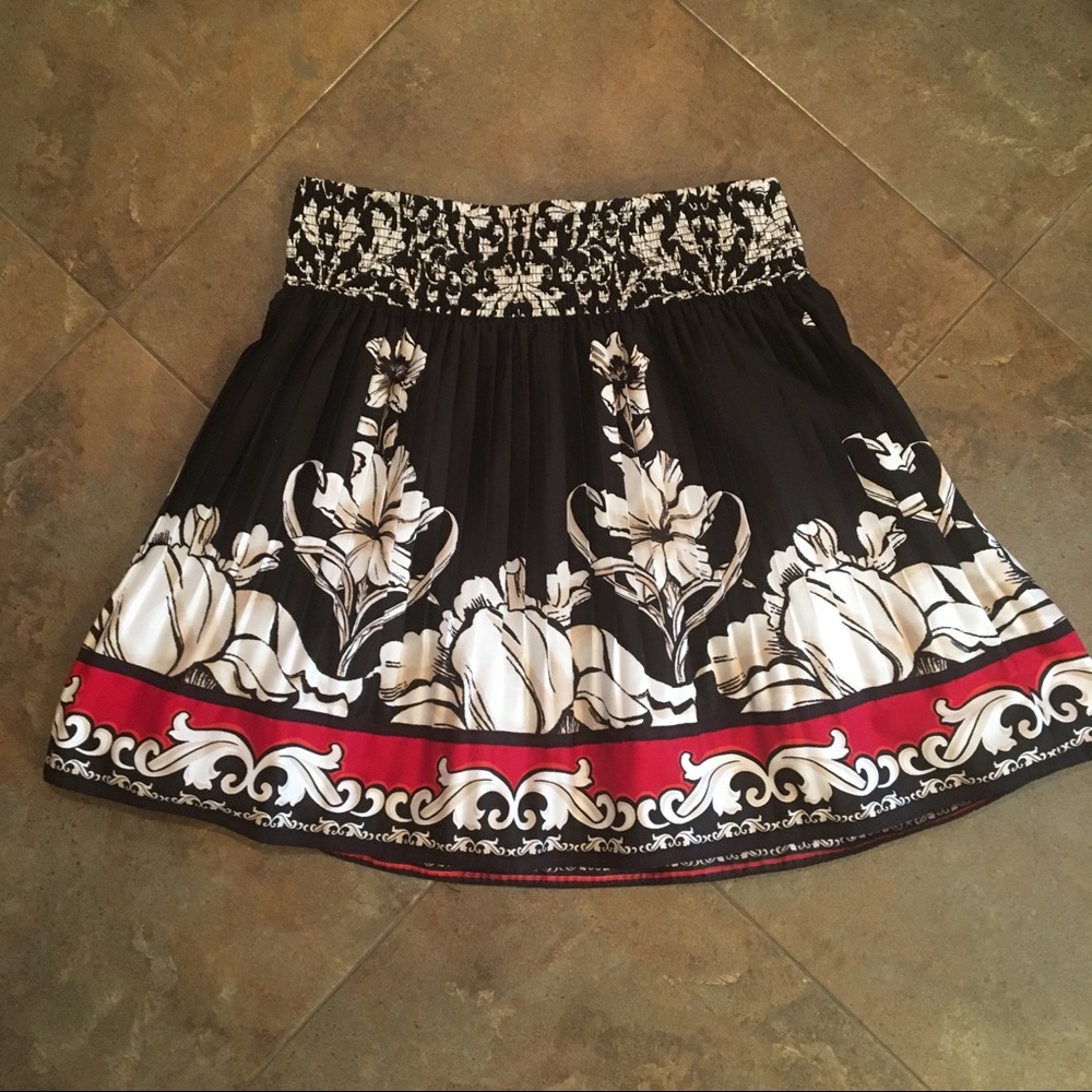 White House Black Market Floral Skirt